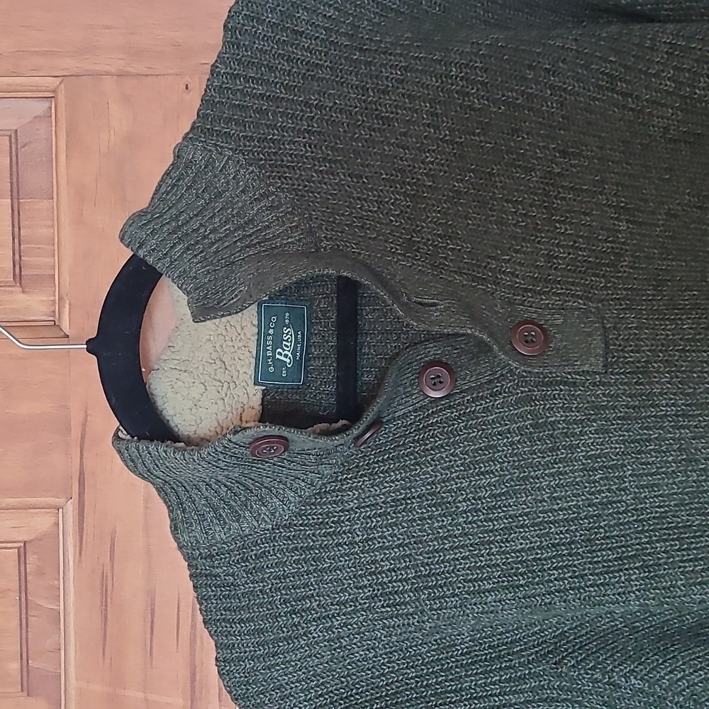 Green Button up Sweater - Picture 4 of 6
